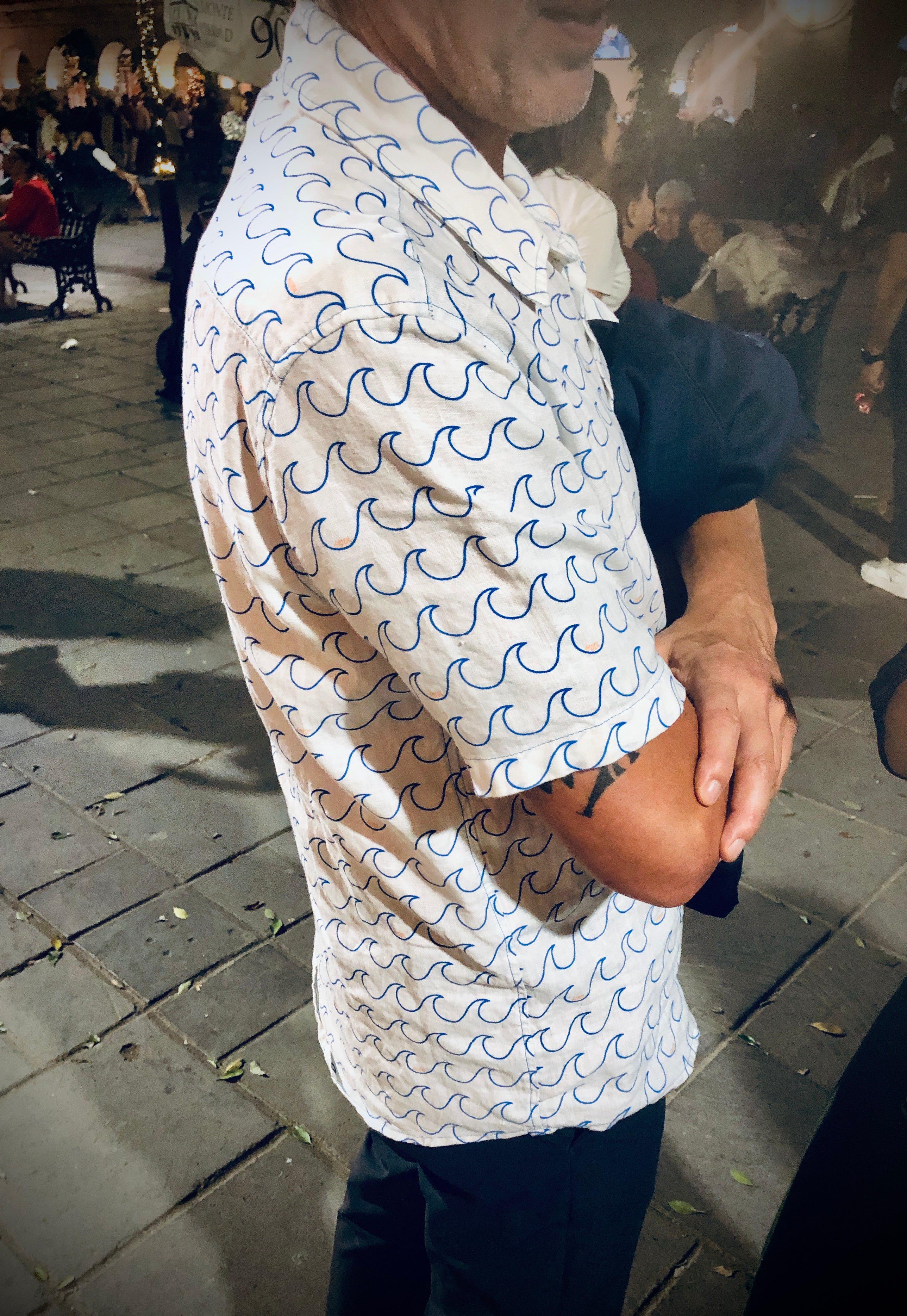 White Linen Men's Aloha Shirt - HODL Wave Print – BTC Aloha by Sea